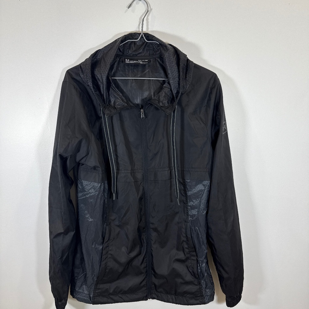 Unisex under Armour black windbreaker small